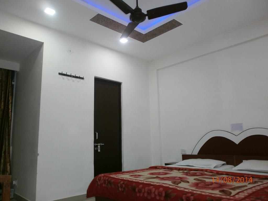 Hotel Safari Agra  Ngoại thất bức ảnh
