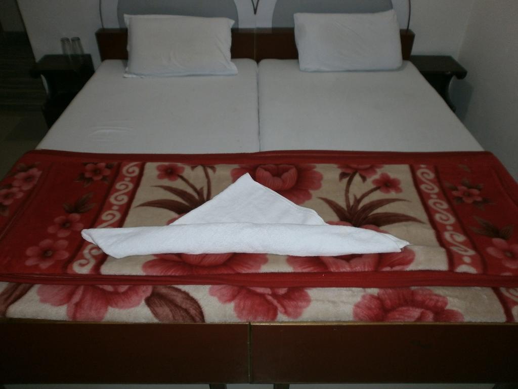 Hotel Safari Agra  Ngoại thất bức ảnh
