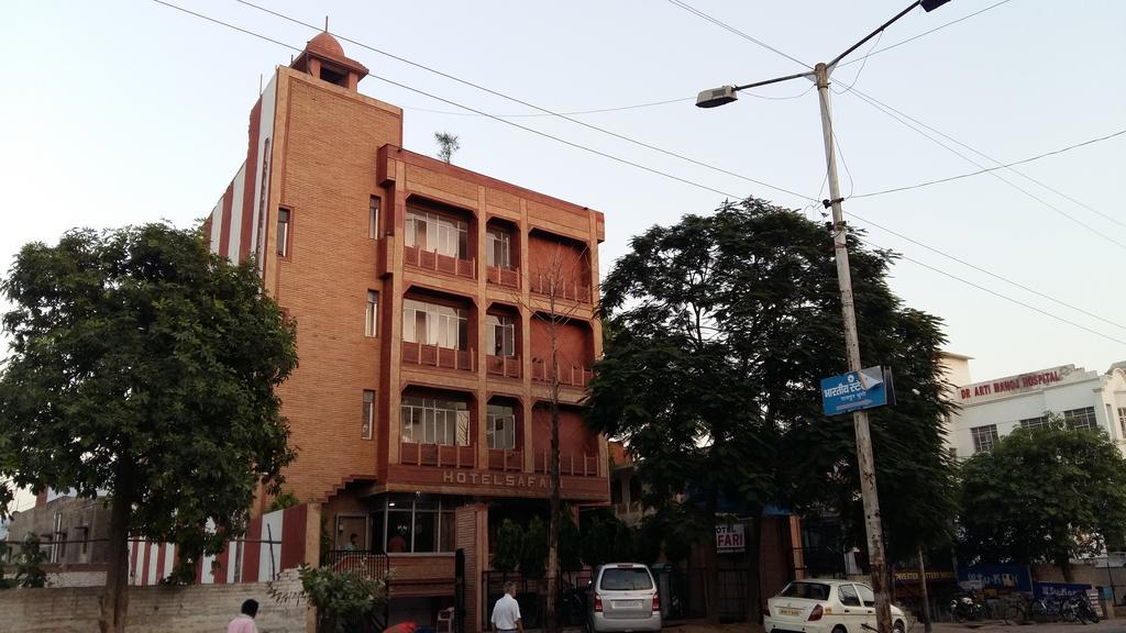 Hotel Safari Agra  Ngoại thất bức ảnh