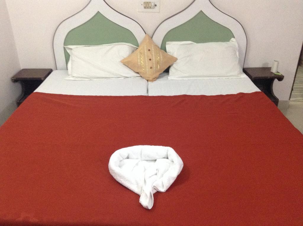 Hotel Safari Agra  Ngoại thất bức ảnh