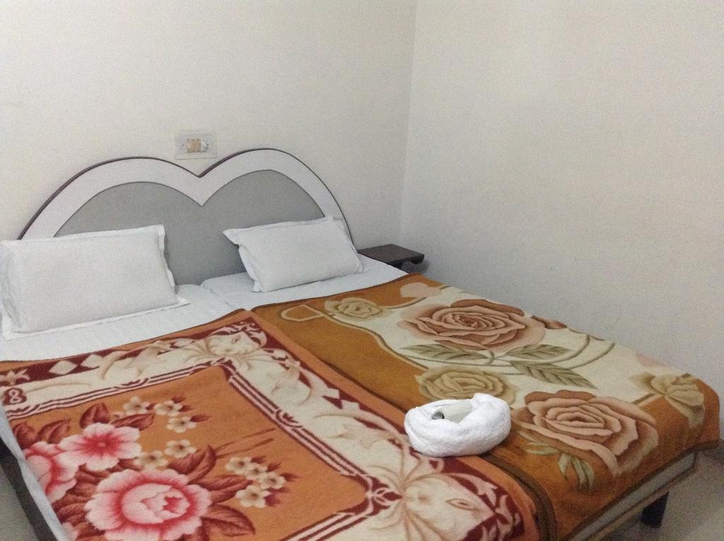 Hotel Safari Agra  Ngoại thất bức ảnh
