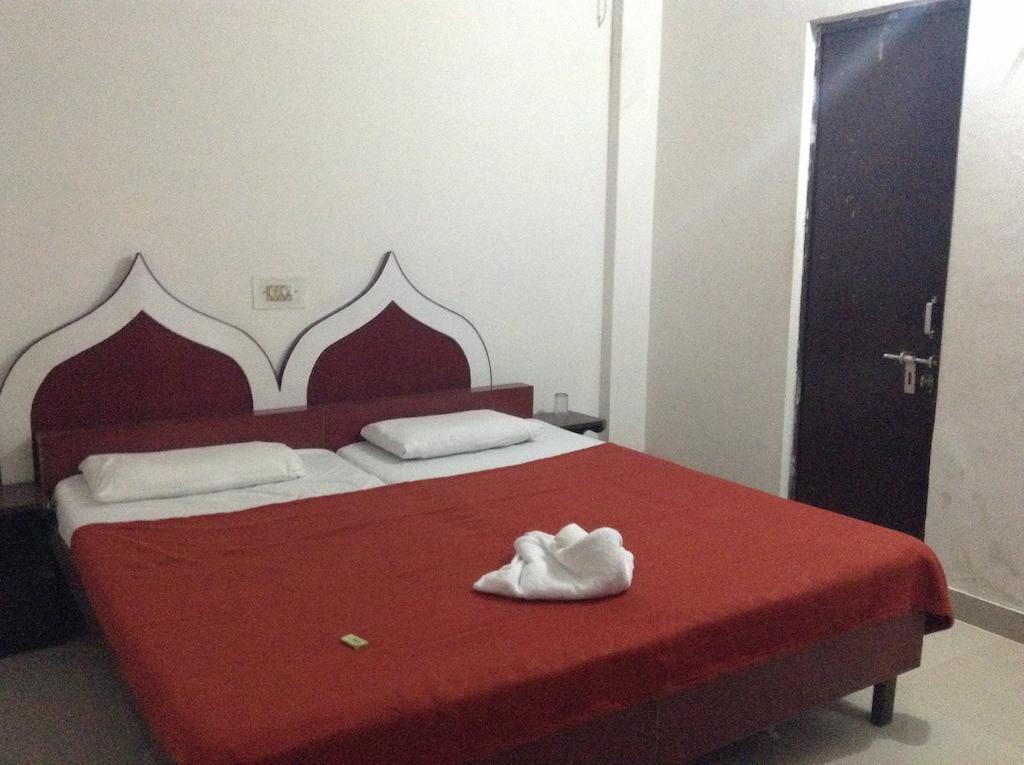 Hotel Safari Agra  Ngoại thất bức ảnh