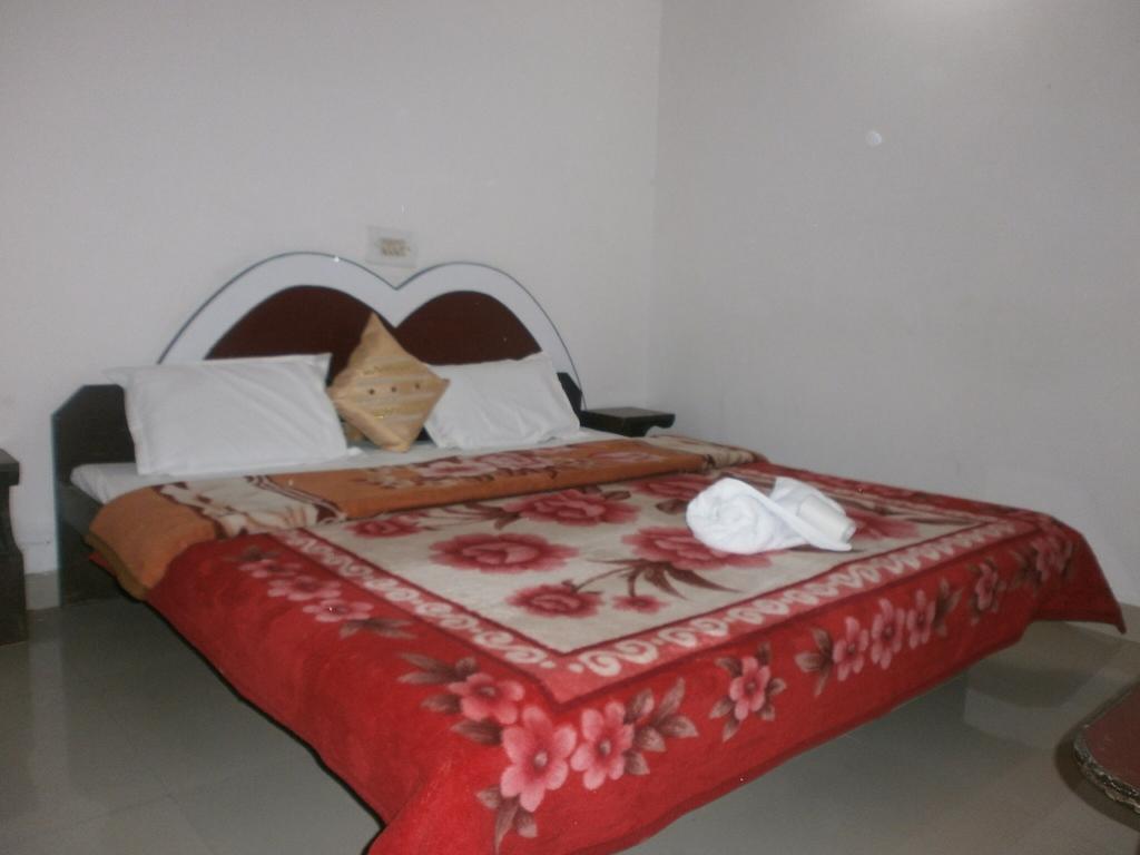 Hotel Safari Agra  Phòng bức ảnh