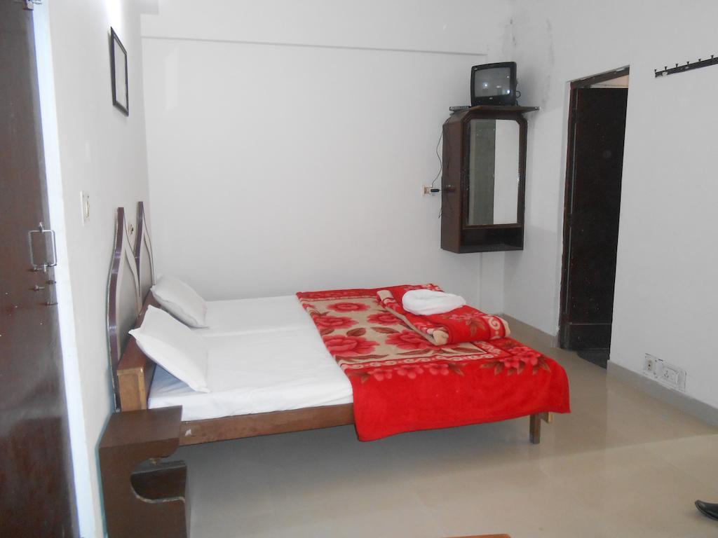 Hotel Safari Agra  Phòng bức ảnh