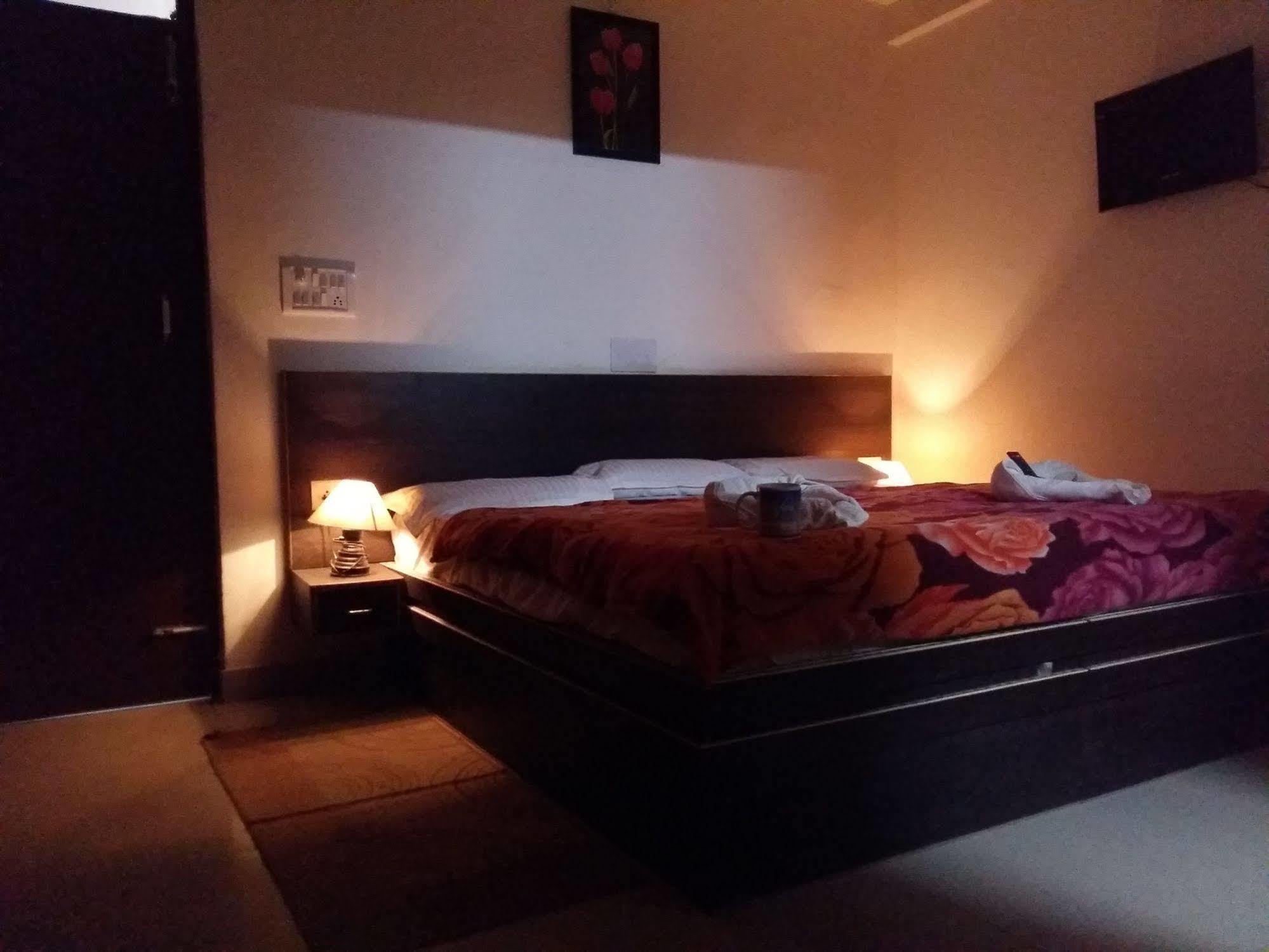 Hotel Safari Agra  Ngoại thất bức ảnh
