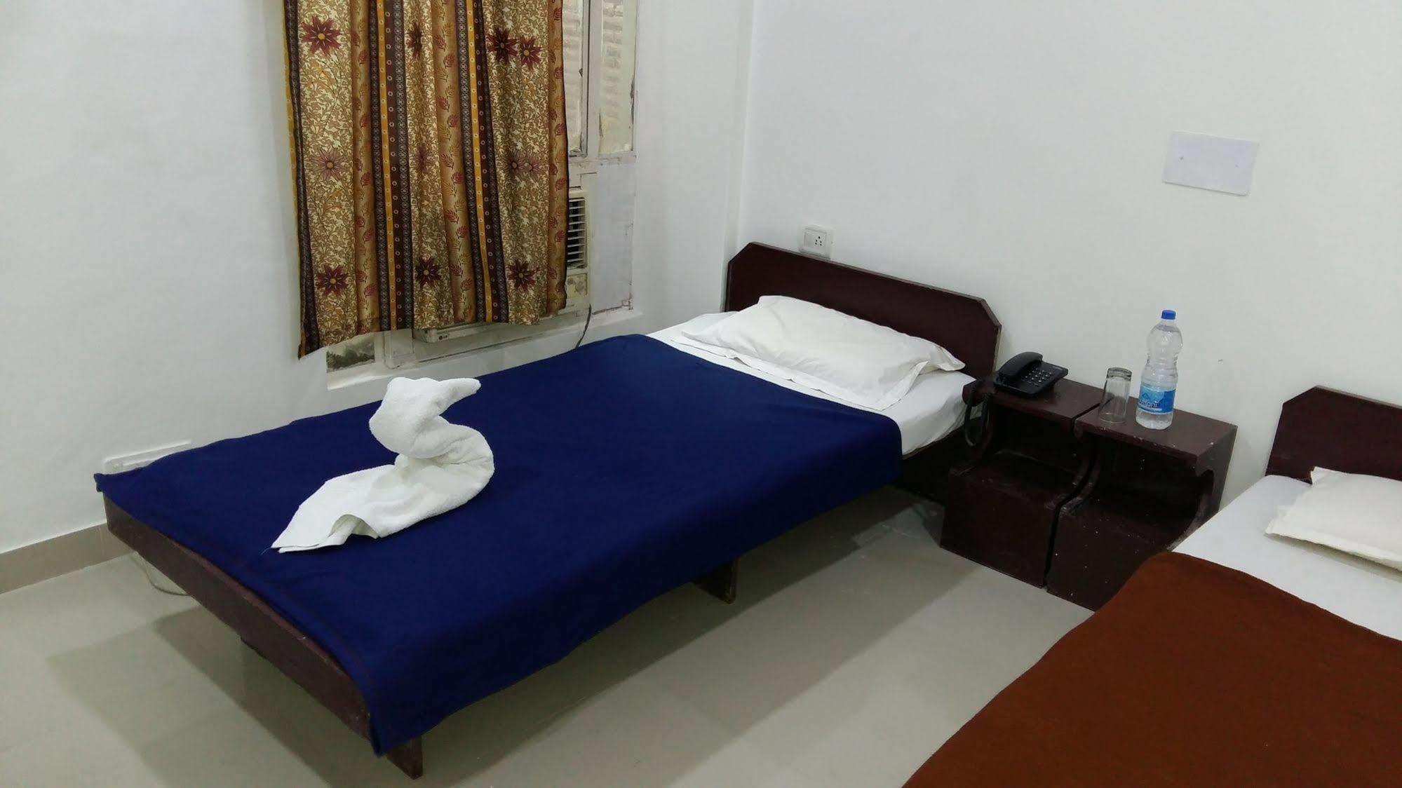 Hotel Safari Agra  Ngoại thất bức ảnh