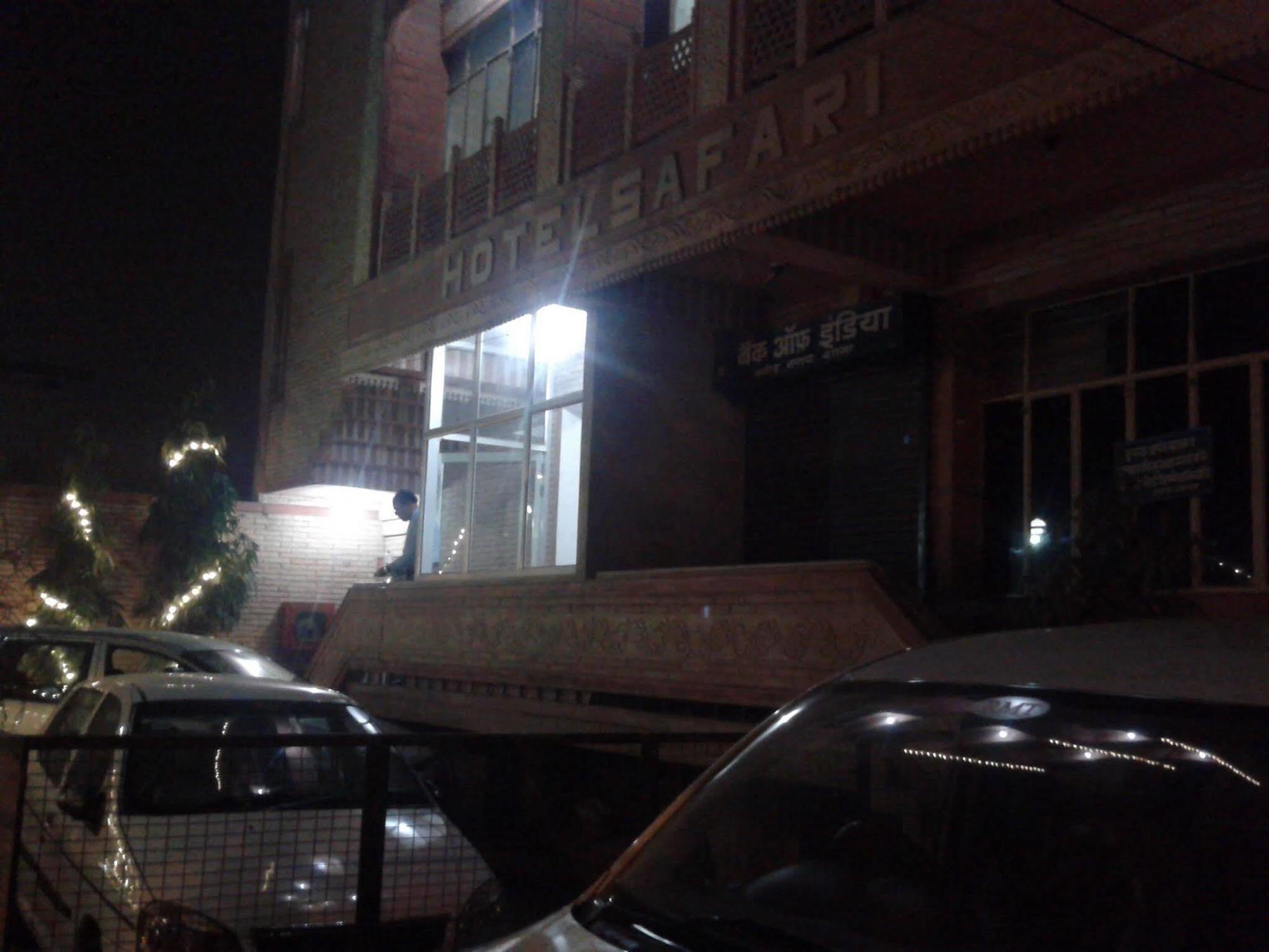 Hotel Safari Agra  Ngoại thất bức ảnh