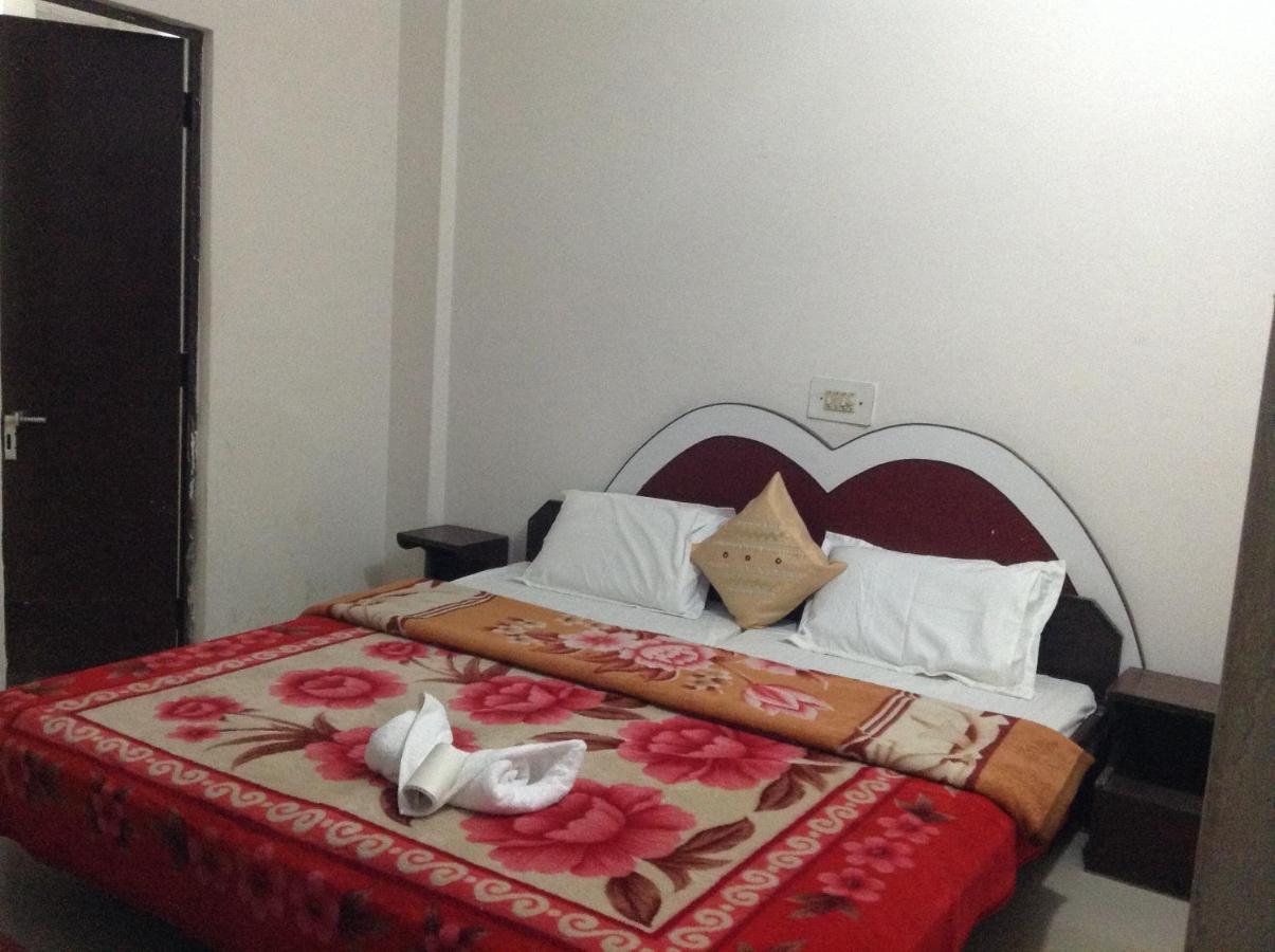 Hotel Safari Agra  Ngoại thất bức ảnh